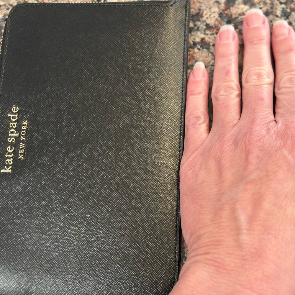 Kate Spade Wristlet - Picture 5 of 5